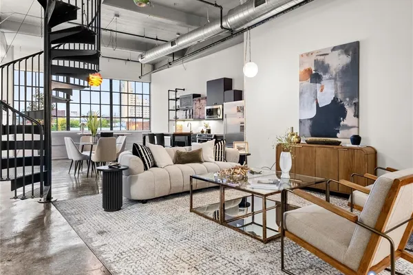 101 W MARSHALL ST U44