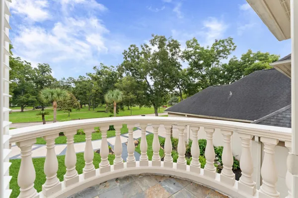 1830 FOREST GATE CIR