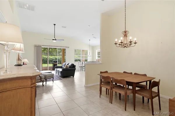 1720 W LAUREL GLEN PATH