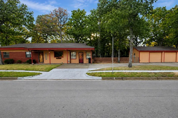 801 PAULA ST