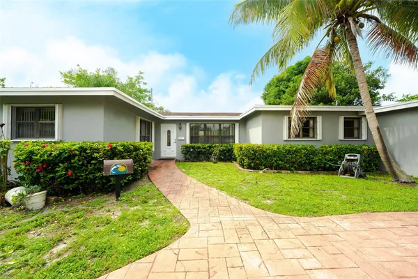 816 SE 13TH CT