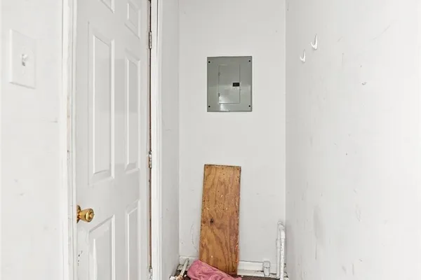 89 JONES ST