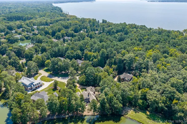 2816 LAWNES CREEK RD