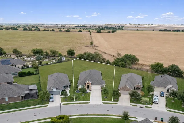 5133 LUNATA WAY