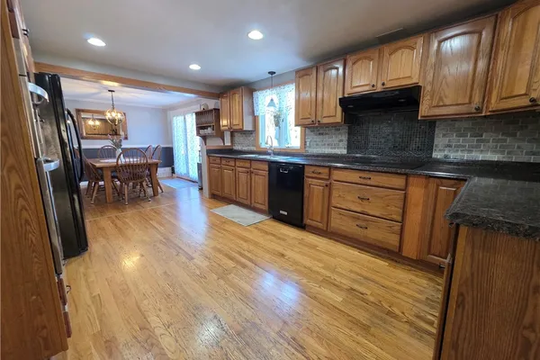 106 THORNDIKE LN