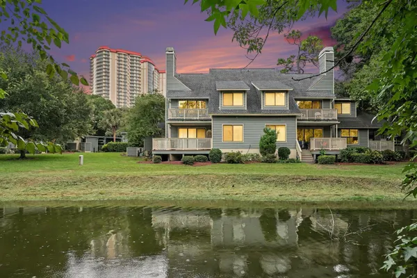425 APPLEDORE CIR 3-E