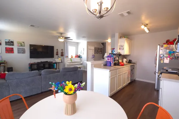 2405 KALE DR
