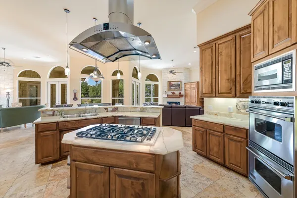 1001 WESLEY RIDGE DR