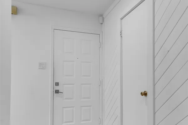 10809 LAMBERT CIR