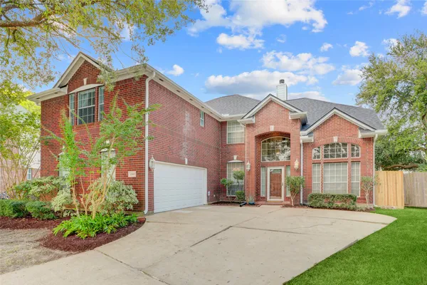 1505 MAPLE LEAF CT