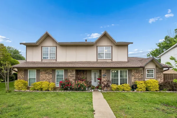 2417 LAUREL LN