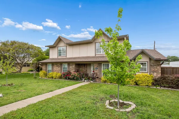 2417 LAUREL LN