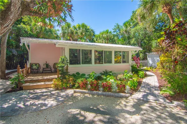 1930 W SHELL LN