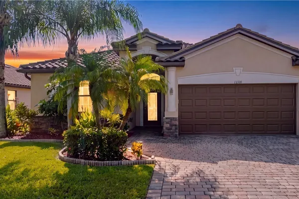 11318 RED BLUFF LN