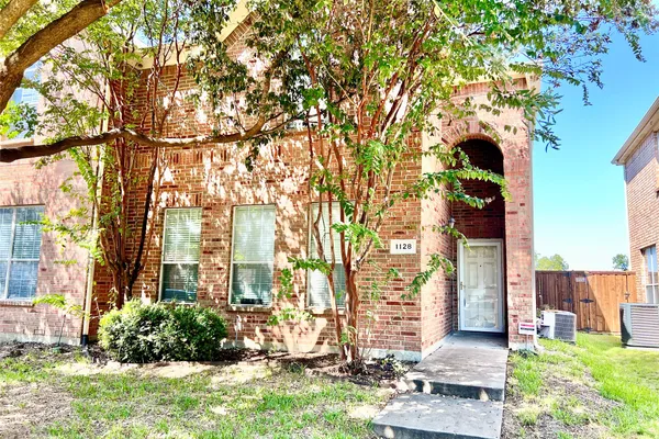 1128 JAMIE DR