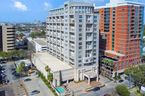 2520 ROBINHOOD ST 1008