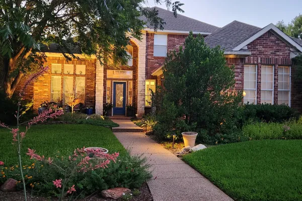 4816 BELLFLOWER WAY