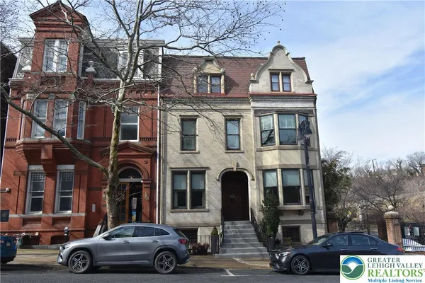 134 N 3RD ST