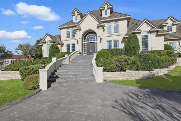 6800 OAK HILL DR