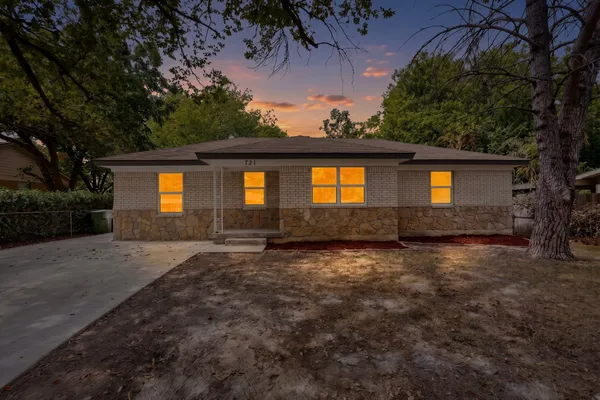 721 HALL RD