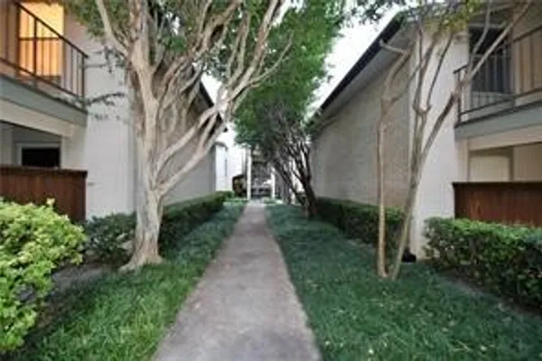 12818 MIDWAY RD 2078