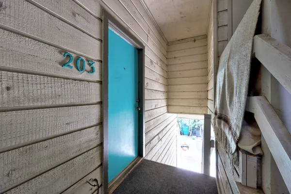 3902 PETERSON AVE 203