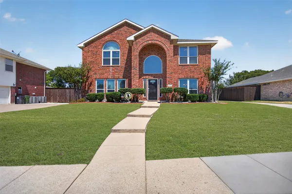 205 THOMAS DR