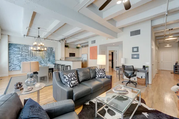 1120 TEXAS ST 5D