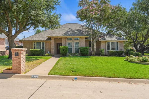 5301 BUGLE LN