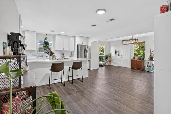 1325 CLOVERDALE DR