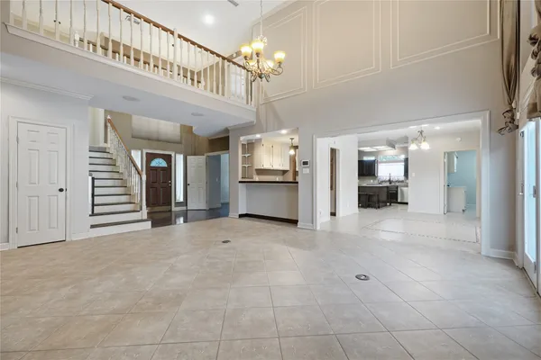 708 BAYOU CREST CIR