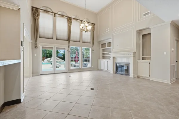 708 BAYOU CREST CIR