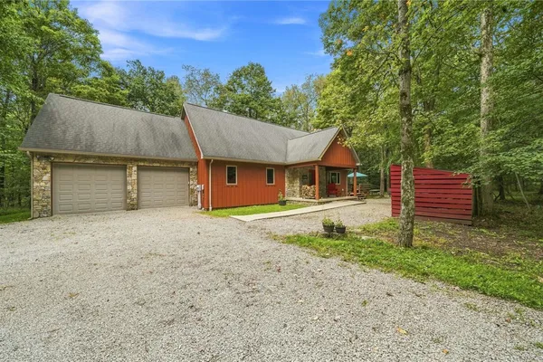 818 CAMP RUN RD