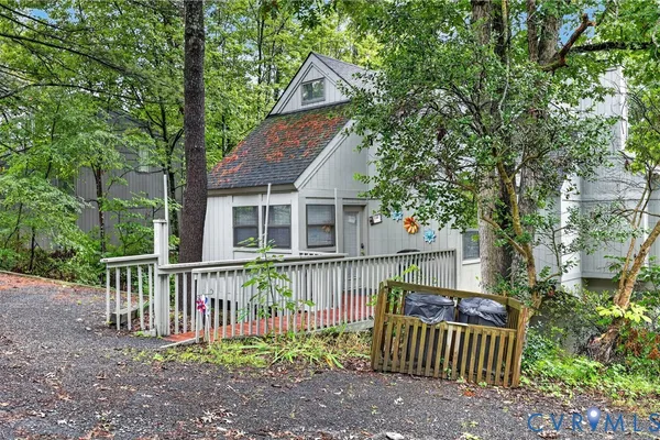 388 SPITZ LN B