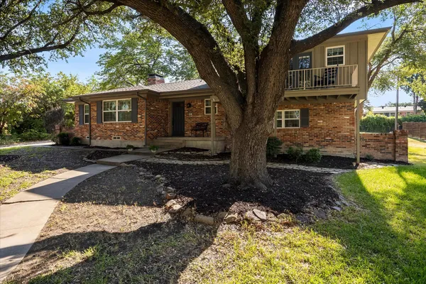 501 RIDGEVIEW DR