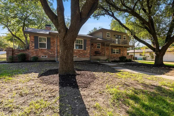 501 RIDGEVIEW DR