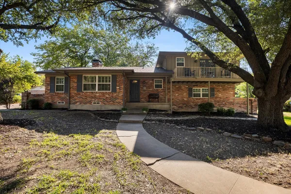 501 RIDGEVIEW DR