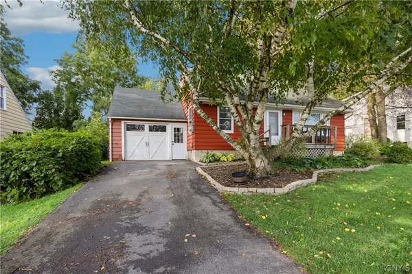122 W DAUENHAUER ST