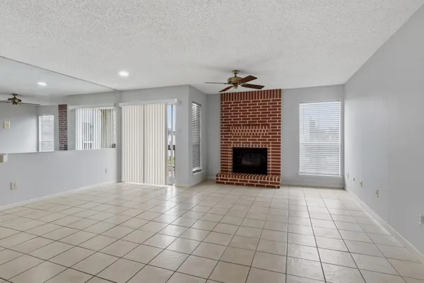 3919 FAIRMONT PKWY 148