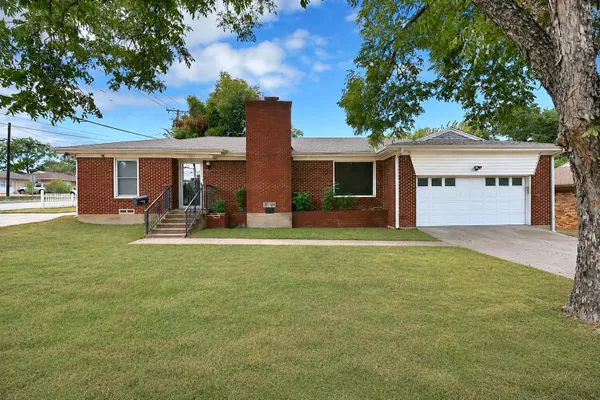 1003 BROOKHOLLOW DR