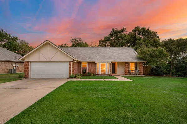 328 CINDY ST