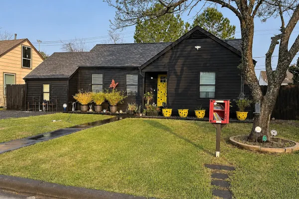 2043 DES JARDINES ST