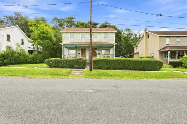 1220 MAIN ST