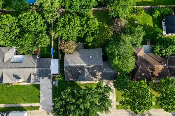 1208 PINEY WOODS DR