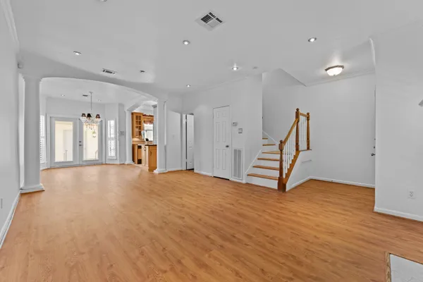 3300 BELLEFONTAINE ST 42