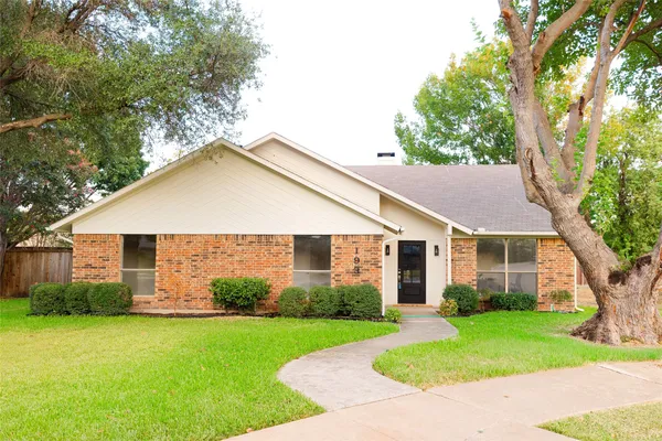 193 SIMMONS DR
