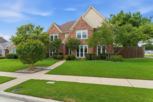 1105 LAKESTREAM DR