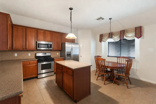 3319 OIL BARON LN