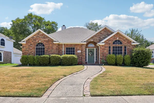 204 SHERWOOD DR
