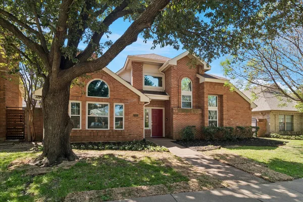 924 MCCOY DR
